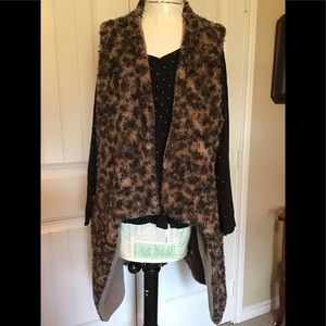 EXOTIC LEOPARD PRINT FAUX LONG VEST